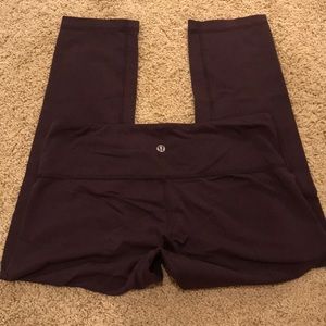 LULULEMON BURGUNDY/MAROON CROPS